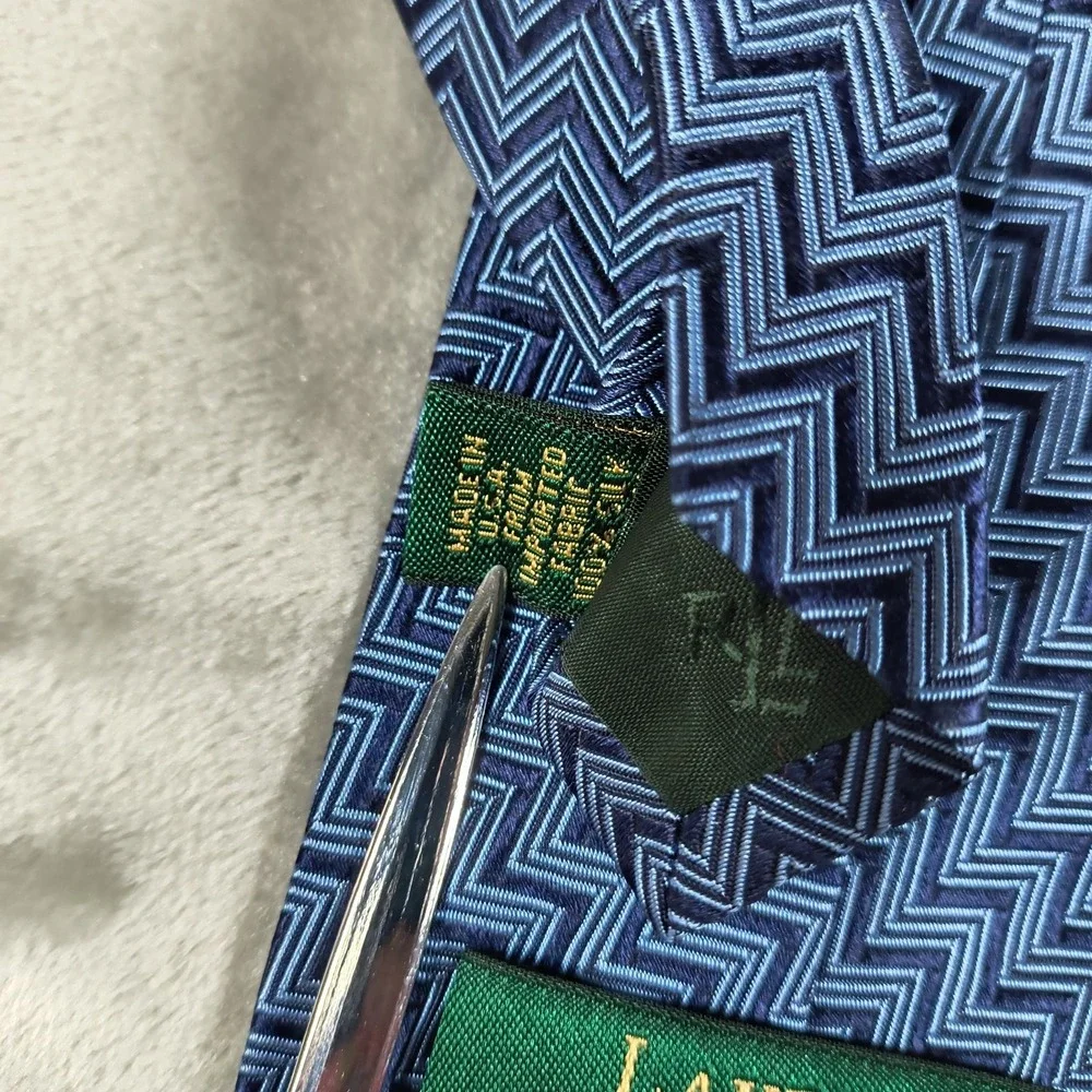 Vintage Lauren Ralph Lauren Tie Mens 55.5x3.75 Blue Geometric‎ Abstract Silk USA
